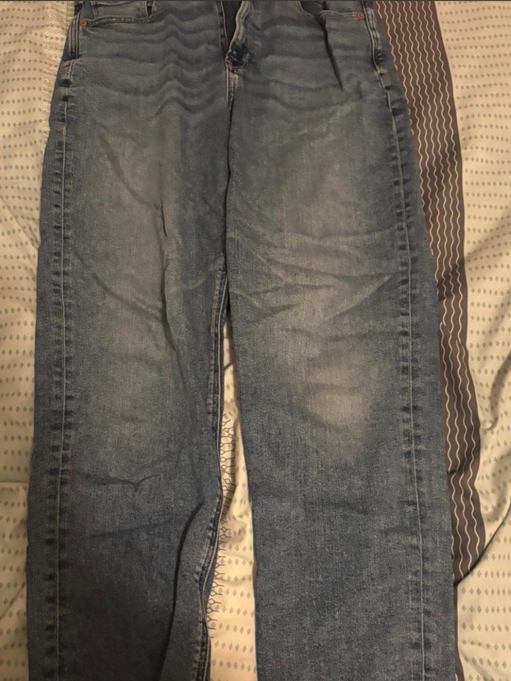 American Eagle Outfitters Straight Jeans in Faded Blue